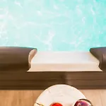 דירה Sunlight Ornos Suites, Private Hot Tub