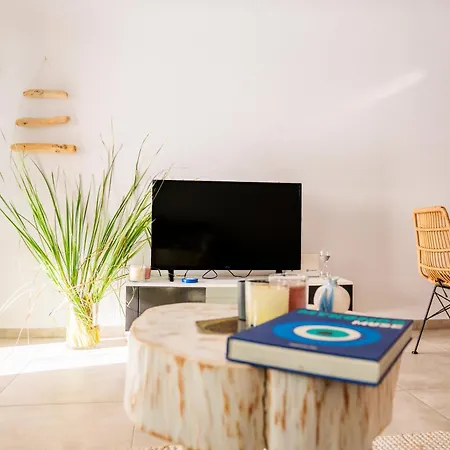 Sunlight Ornos Suites, Private Hot Tub * Mykonos Town