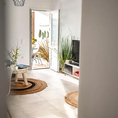 Sunlight Ornos Suites, Private Hot Tub Apartament