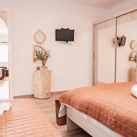 Sunlight Ornos Suites, Private Hot Tub Διαμέρισμα *